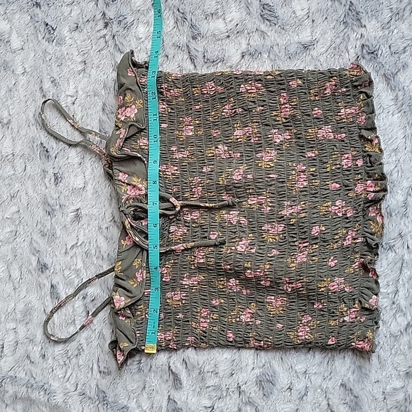 American Eagle Green/Pink Smocked Floral Crop Top, Women's Medium, EUC! - Picture 2 of 6